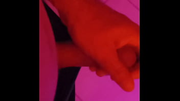 Preview 3 of Mommy And School Gal Sex - Amar &eacute_ sentir tes&atilde_o ao ver a esposa beijando  o comedor e segurando  o pau