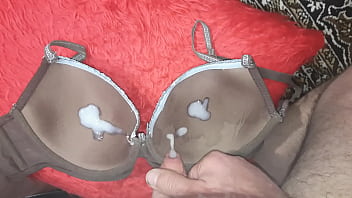 Preview 4 of Lincky - cum satin bra