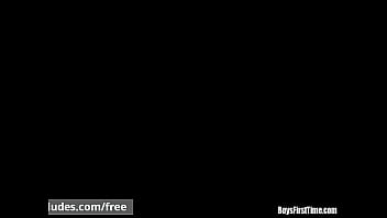 Preview 1 of Seachdonna Lucias Fist - Gay Couple Having Their First Porn Scene - Reality Dudes