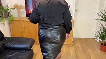 Preview 1 of Rial Sex Porn Hd - Old bitch step mother knows how to get her step son&#039_s attention