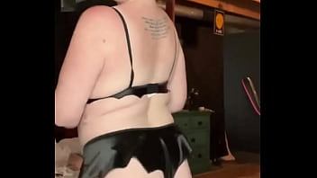 Preview 4 of Colg Xxx Video - Do you like my sexy bat!? Or should I get a bigger size? Well the top at least.