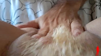 Preview 4 of Novinha Vendo Penis No Msn - shaving with fingers in my pussy