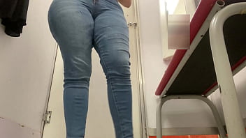 Preview 1 of Suly Lone Hot Video - CAMARA OCULTA EN VESTIDOR DEL CENTRO COMERCIAL EN GUCCI