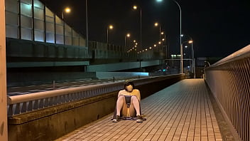 Preview 1 of Hot Byutifuul - 女装娘まゆちゃんが車が横をばんばん走る橋の歩道で服を着たままパンツを脱いでプチ露出