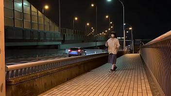 Preview 4 of Hot Byutifuul - 女装娘まゆちゃんが車が横をばんばん走る橋の歩道で服を着たままパンツを脱いでプチ露出