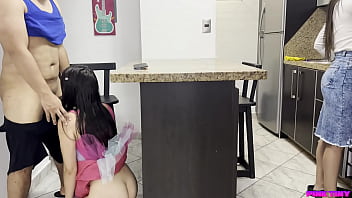 Preview 2 of Desi Bhabhi Devar Rape X Video - Mi Hijastra ya esta grande y Todavia se sienta en mis Piernas