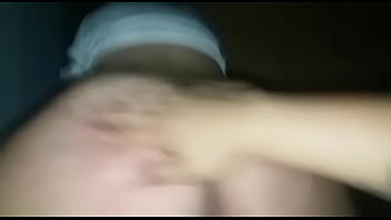 Preview 1 of Girl Holding Pissing Cock - Gotica culona