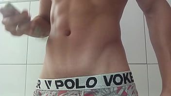 Preview 2 of Androdi - V&iacute_deo caseiro - waxing with masturbation free