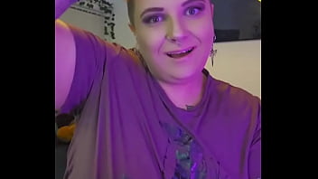 Preview 1 of Granny Hips Sex - My make-up&#039_s shit anyway React if you see me! ️