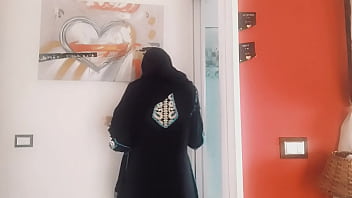 Preview 4 of Momdan Sill Tod - Muslim girl wanna try to suck