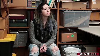 Preview 1 of Wwww Xxxxxbp - Curvy 18yo fucked by her officer stepdad