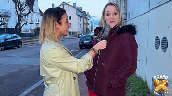 Preview 1 of Anikka Albrite Street Soldier6 - Kelly et Pam,  femmes aux gros seins,  se partagent une queue