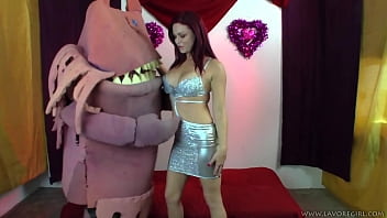 Preview 3 of Marya Wow - Sarah Brooke is Kitty Gulp&#039_s Valentine&#039_s Day Treat!