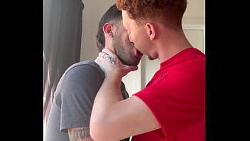 Preview 1 of Desi Millf Aunty Chubby - MEU VIZINHO NOVO ME VIU PELA JANELA E PERGUNTOU SE PODIA VIR METER @01foguinho pt01