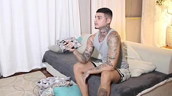 Preview 4 of First Time Anal Vk - faxineira safada ficou se exibindo enquanto limpava a casa ,  comi gostoso a bucetinha dela e gozei na boca (COMPLETO NO SHEER E RED )