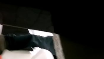 Preview 4 of Sandra Bhabhi - Pauzudo no banheiro.