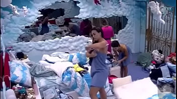 Preview 1 of My Bos Ofice - Rafa Kalimann pagando peitinho e mostrando a xota no BBB20