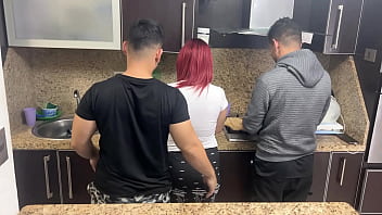 Preview 1 of 808 Lesbian - Esposa y su Marido Cocinando pero Ops su Amigo le Mete Mano a su Esposa al Lado de el que Descaro NTR Netorare