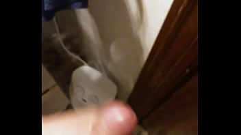 Preview 2 of A Guy Fucking His Hot Mom - Una buena corrida