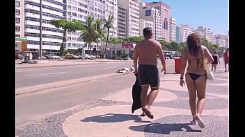 Preview 2 of Misty Stine - Madura con buen culo caminando en la playa