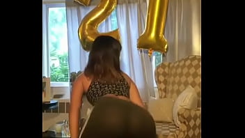 Preview 4 of Swallow Tall - twercking uff