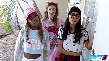 Preview 1 of Sane Leon Sex Video - Evi Rei,  Violet Myers,  Avery Moon In Their Dick Controller