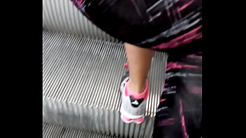 Preview 1 of Teen Boys Mature Moms - Leggins transparentes en el metro