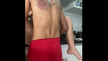Preview 4 of Massage Happy Hidden - patrao fode empregada a for&ccedil_a na cozinha