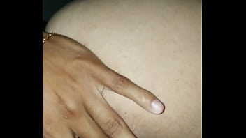 Preview 2 of Anal Massage Multiple Orgasm - Casada mamando novinho no carro