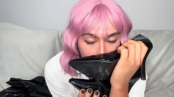 Preview 2 of Pittsburgh Pa Homemade Ebony - TS Nylon Feet and Heels Fetish Cumshot