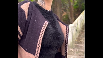 Preview 1 of Tulta - Patricinha da buceta Rosa subindo o morro louca de tes&atilde_o pra dar a bucetinha !