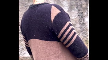 Preview 4 of Tulta - Patricinha da buceta Rosa subindo o morro louca de tes&atilde_o pra dar a bucetinha !