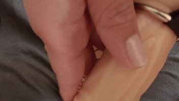 Preview 1 of Chicas Pajeando A Chico - Guy Cums Twice from Huge Strapon Pegging