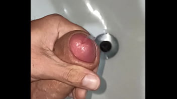Preview 4 of Wet Vids Porn Hair - Punheta no banheiro