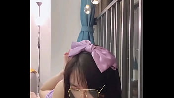 Preview 3 of 12 Sex Xxxx - 全国一二线城市高端外闱模特资源需要茄威信【fya234】皮肤白嫩的眼镜妹口活很好，屁股也很漂亮连续中出