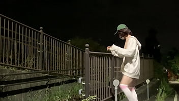 Preview 2 of Hot Sex Muci - ミニスカノーパンの女装子まゆちゃんが深夜の道路沿いにある柵にまたがって股間を刺激してあまりの気持ちよさに服を脱ぎそうになってしまうがトラックに見つかりそうになってあわてて逃げる
