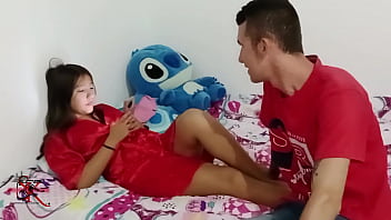 Preview 1 of Twestys Com Free - veo a mi hermanastra con una sexy pijama y me hace poner muy caliente parte 1.