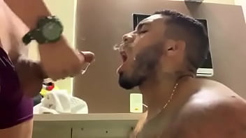 Preview 2 of Anemia Anal Porn - Maranh&atilde_o levando leitada na cara