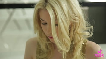 Preview 1 of Mast Xxxnx Bf Video - Gushing College Vixen Liz Spreads Wide And Fucks Her Juicy Cunt!