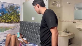 Preview 1 of Brezar Sex - peque&ntilde_a latina es follada en su armario por su hermanastro mayor. PRIMERA PARTE.