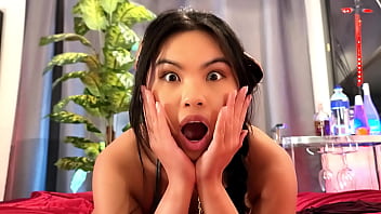 Preview 3 of 3 Monster Tits - Star Wars Slave Leia Surprise - Cindy Starfall