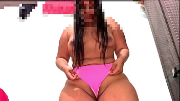 Preview 4 of Strong Socks Femdom - CAMARA OCULTA A MI MADRASTRA EN SU TANGA ROSA SE LE MARCA SU CO&Ntilde_O GRANDE Y APRETADO (THONG,  BIG ASS,  BIG TITS,  LATINA)