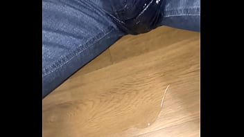 Preview 3 of Sex Hot Darah - Peeing in my Jeans.