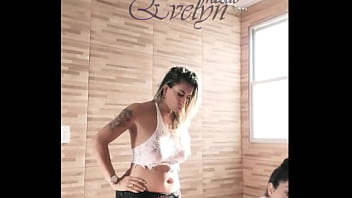 Preview 3 of Vintage Sofa Sex - FODENDO CU DA TRANS GOSTOSA