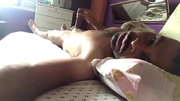 Preview 2 of Alic Nurse - Punheta na Cama #30