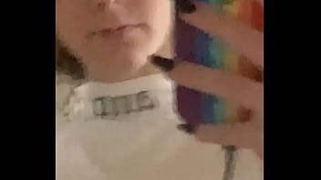 Preview 1 of Real Ref - @dltbttnr trans novinha mostrando peitinho