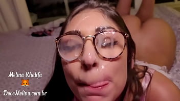 Preview 4 of Wwbeegcm - Mel Khalifa leva jatos de porra na carinha de ninfetinha