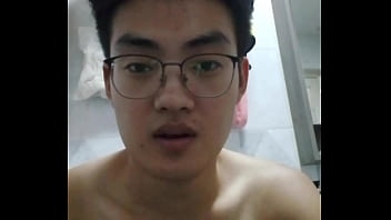 Preview 2 of Xxx Asian Vs African 3gp - 验证视频