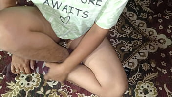 Preview 1 of Indian Aunt Nude - Girl friend ke muh me land diya Hindi audio.