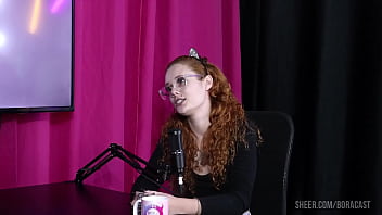 Preview 2 of Main Di Tempat Keja - Ruiva gostosa tem a buceta chupada ficando molhando depois de dizer que quer voltar a focar mais nos conte&uacute_dos porn&ocirc_ - Dracarys